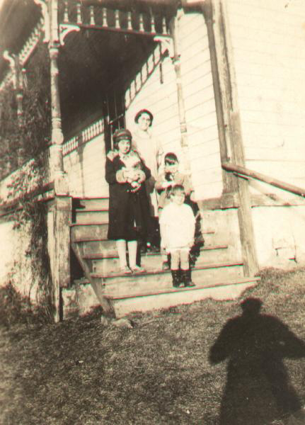 EmelineShirleyRussRachael1929